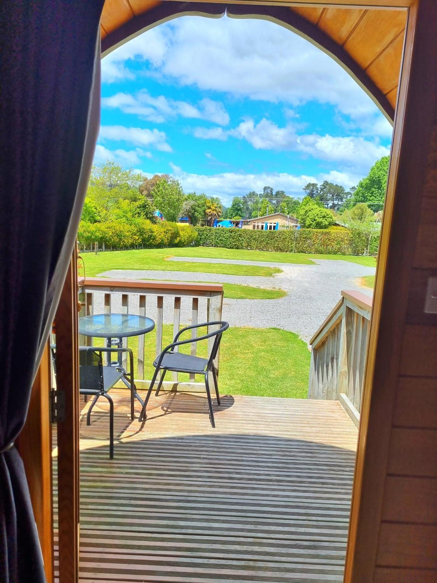 Flat Hills Tourist Park Hotel Ruahine ภายนอก รูปภาพ