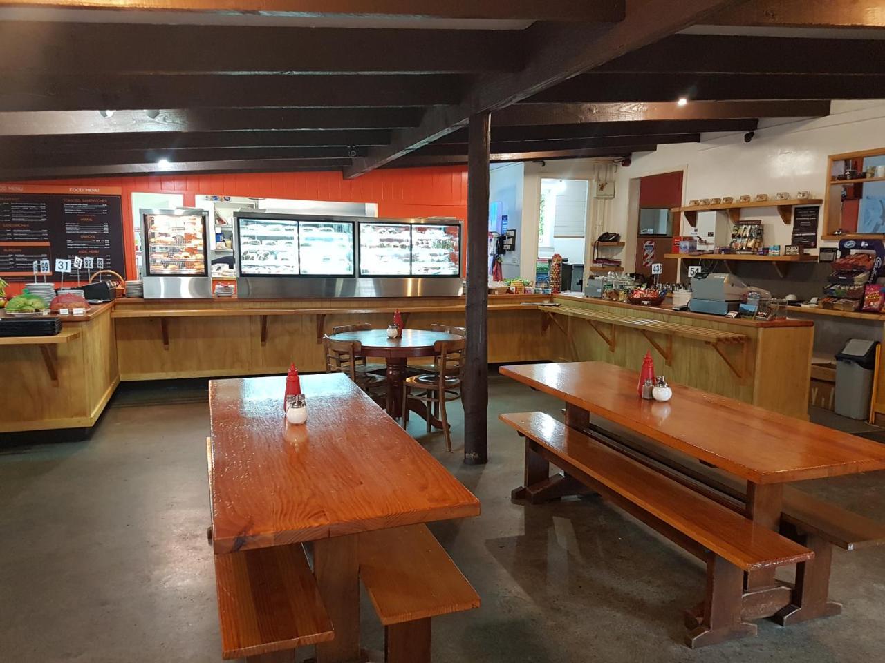 Flat Hills Tourist Park Hotel Ruahine ภายนอก รูปภาพ